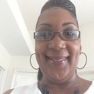 Meet your Posher, Phyllis